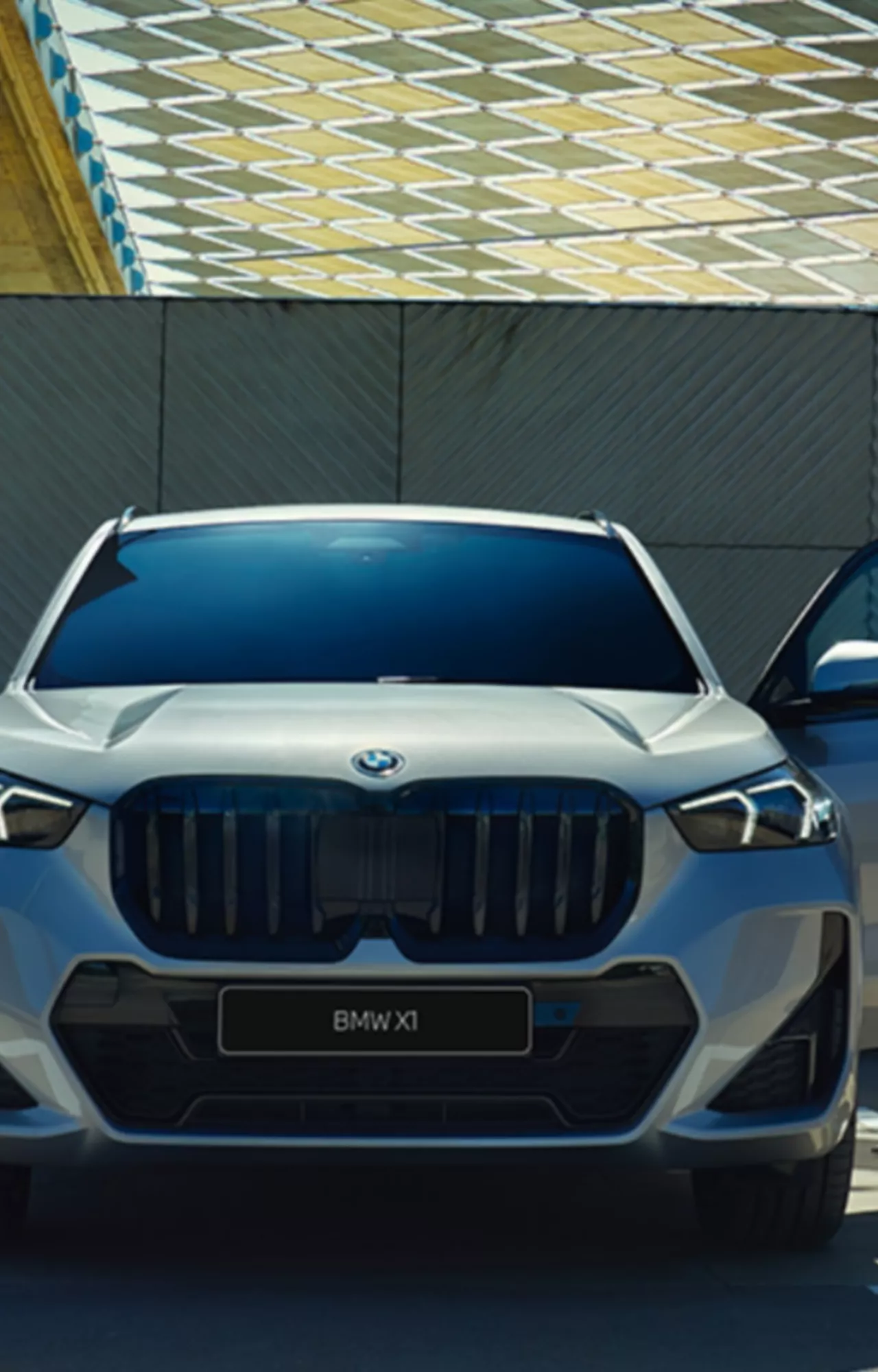 BMW X1 25e nuo 49 999 Eur.
