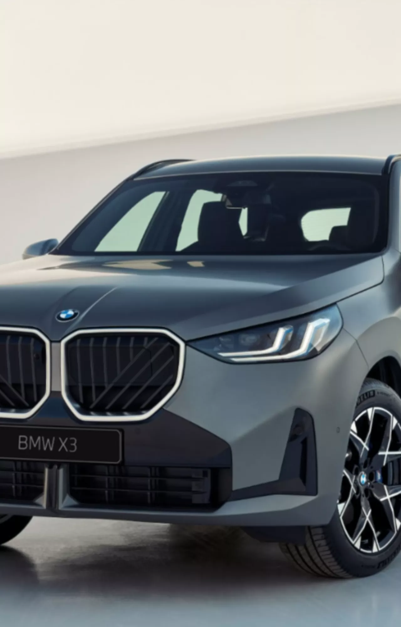BMW iX2 xDrive30 nuo 49 999 Eur.